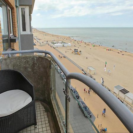 Amazing Apartment In Oostende With House Sea View Екстериор снимка