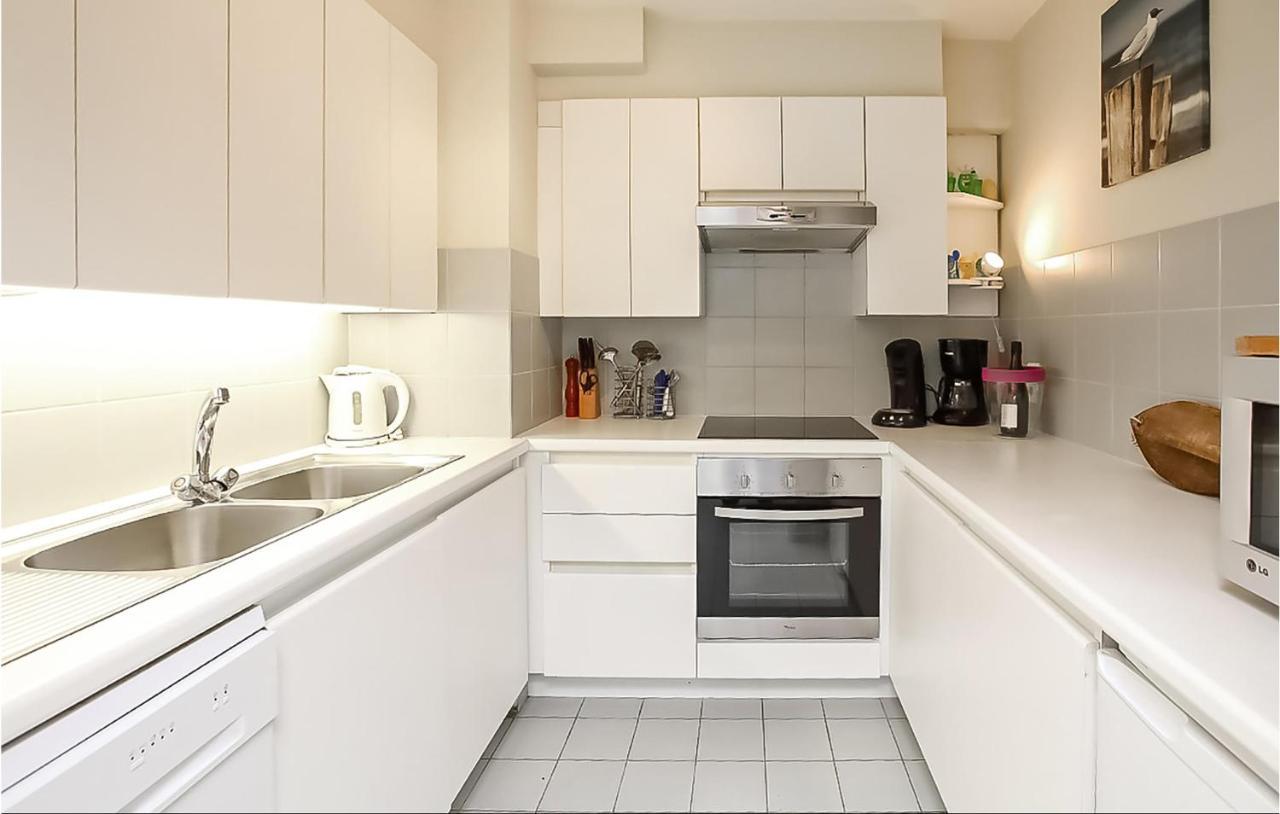 Amazing Apartment In Oostende With House Sea View Екстериор снимка