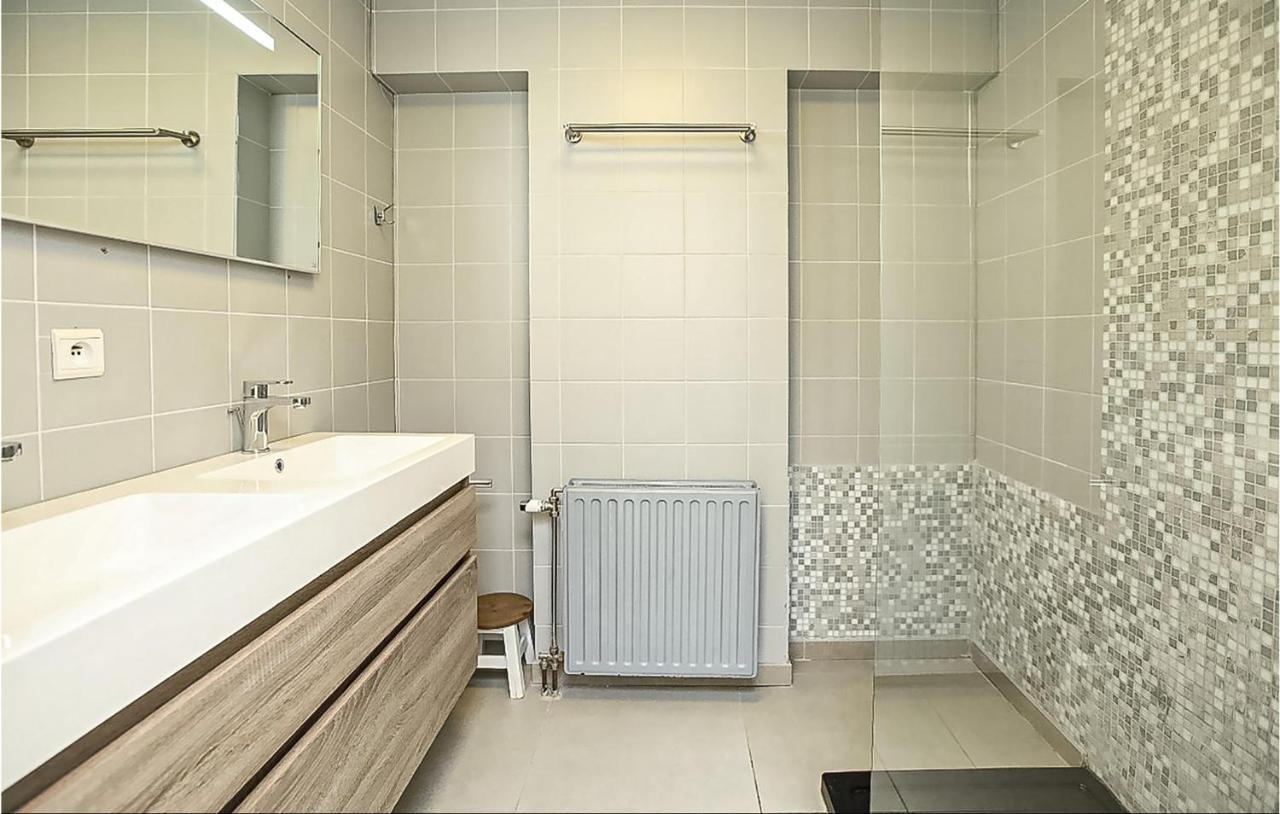 Amazing Apartment In Oostende With House Sea View Екстериор снимка