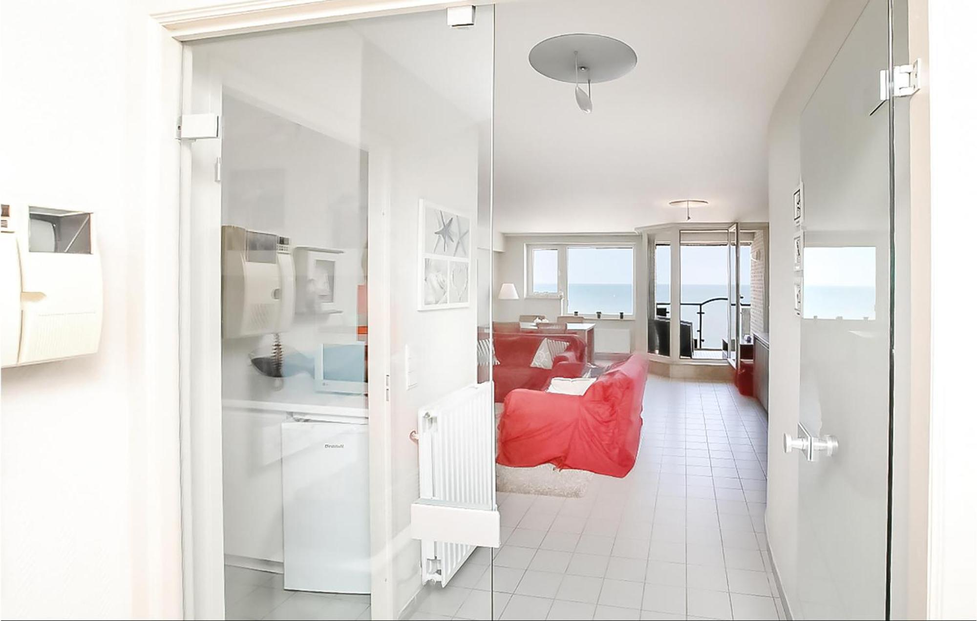 Amazing Apartment In Oostende With House Sea View Екстериор снимка